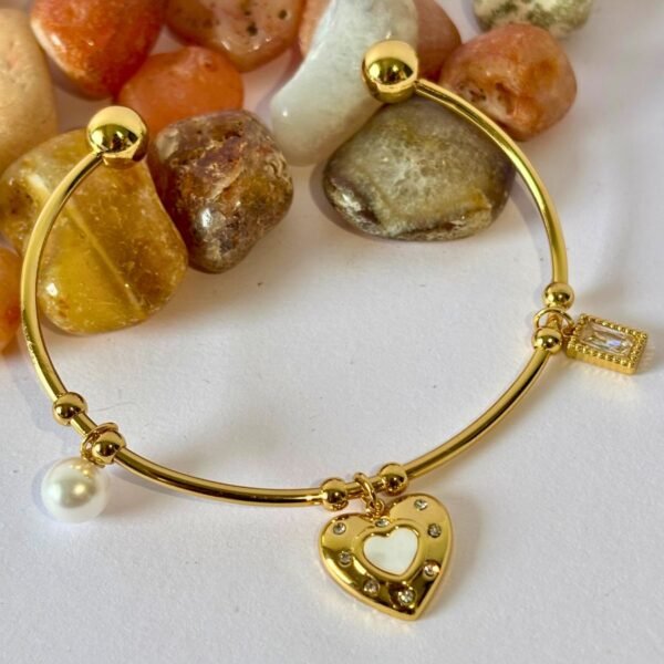 gold plated charm bangle with heart & pearl