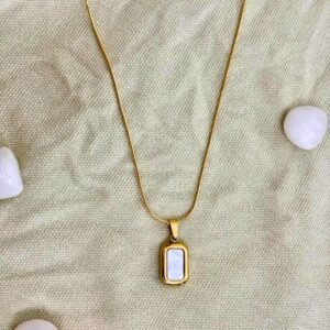 Rectangle Pearl Pendant Necklace