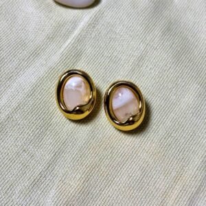 Oval Pearl Studs